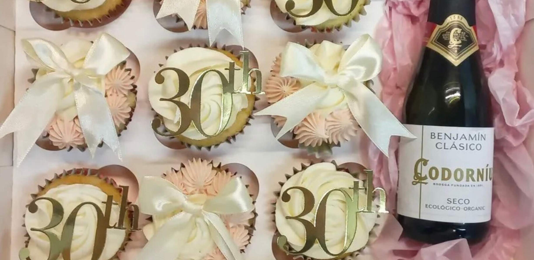 30th birthday cupcakes with champagne marbella